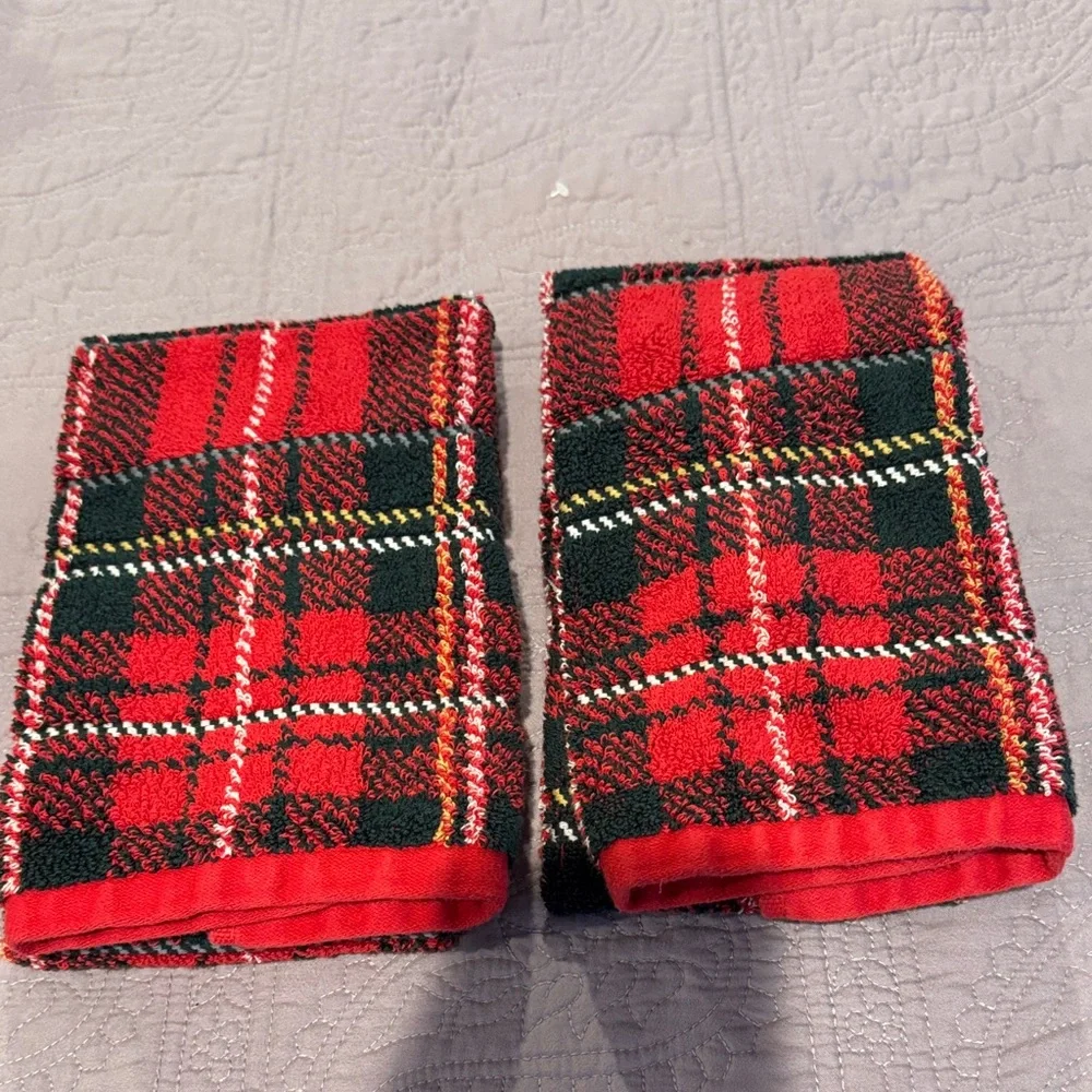 Plaid Holiday Towels - Red and Green - Picture 8 of 8